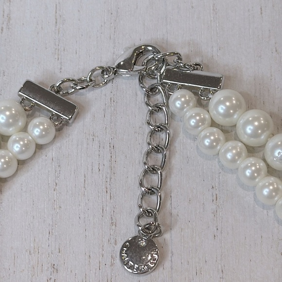 NWT Silver-Tone Pavé Bow & Imitation Pearl Layered Necklace - Picture 5 of 6